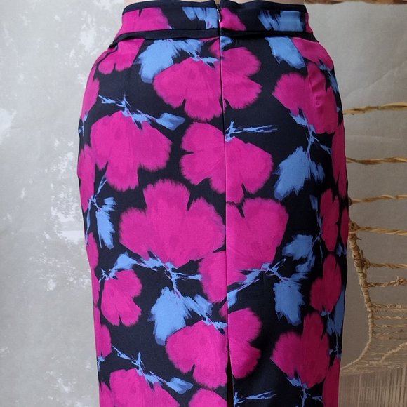 Banana Republic Pencil skirt - Picture 2 of 4